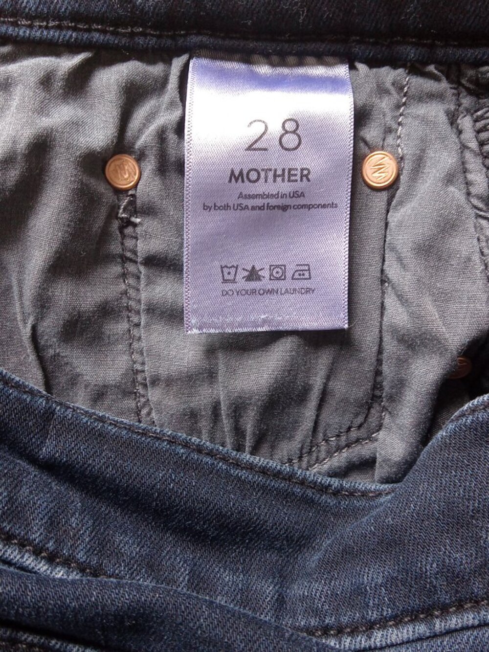 MOTHER Mid Rise Rider Ankle Jeans. - Picture 5 of 6